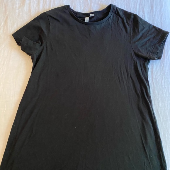 Maternity top essentials bundle! - Picture 4 of 8